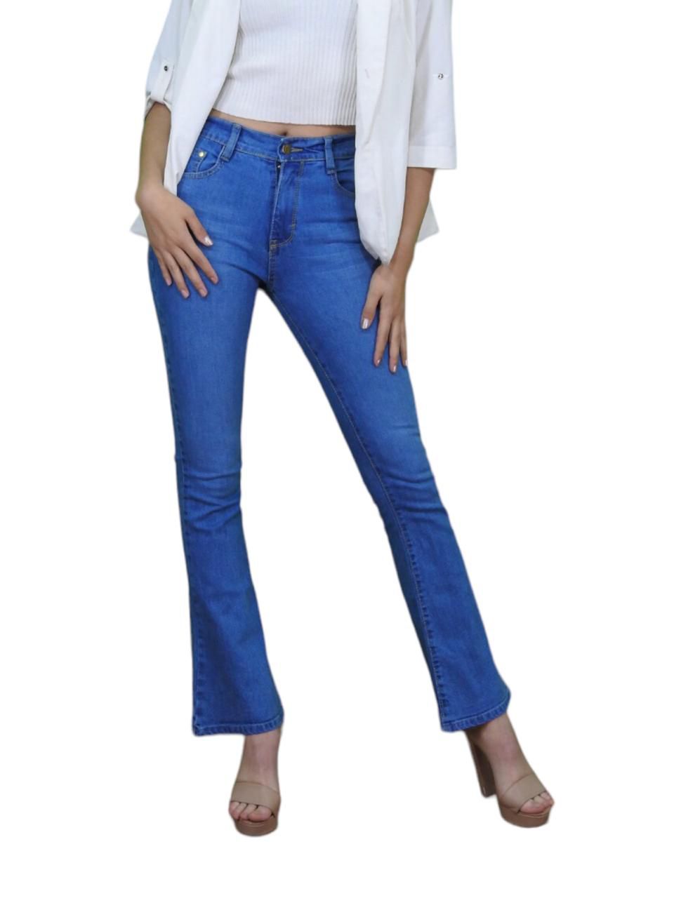 Mujer corte Acampanado color Claro