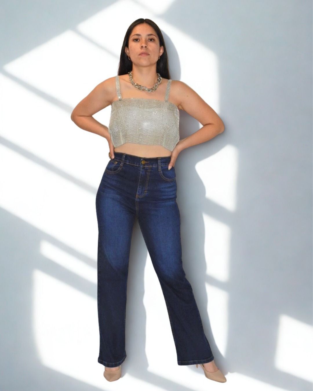 Mujer corte Libre Natural color Stone